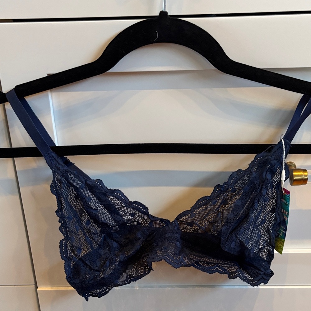 Elegant Lace Bralette in Navy Blue